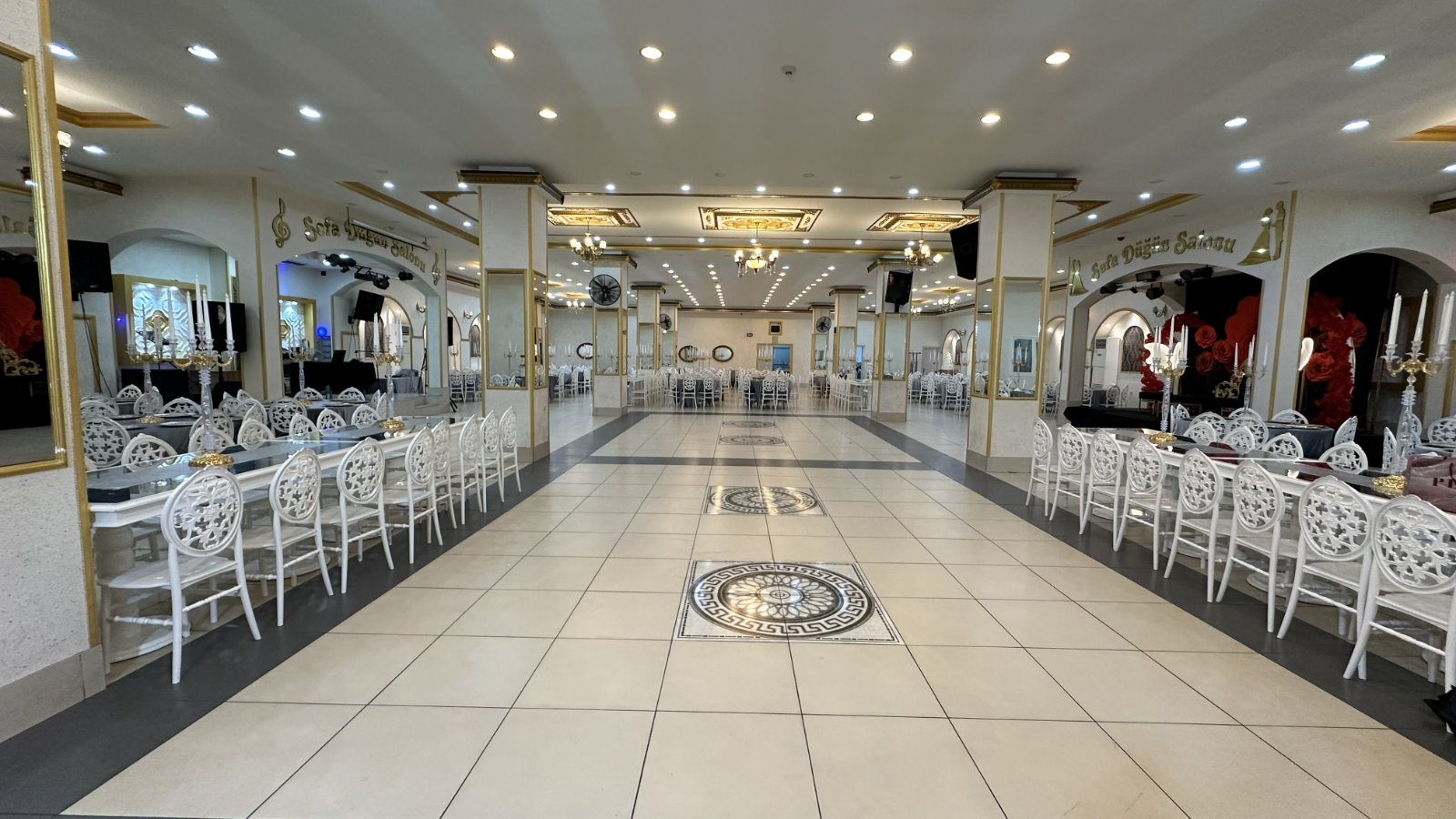 Sefa Düğün Salonu ana salon ve dans pisti